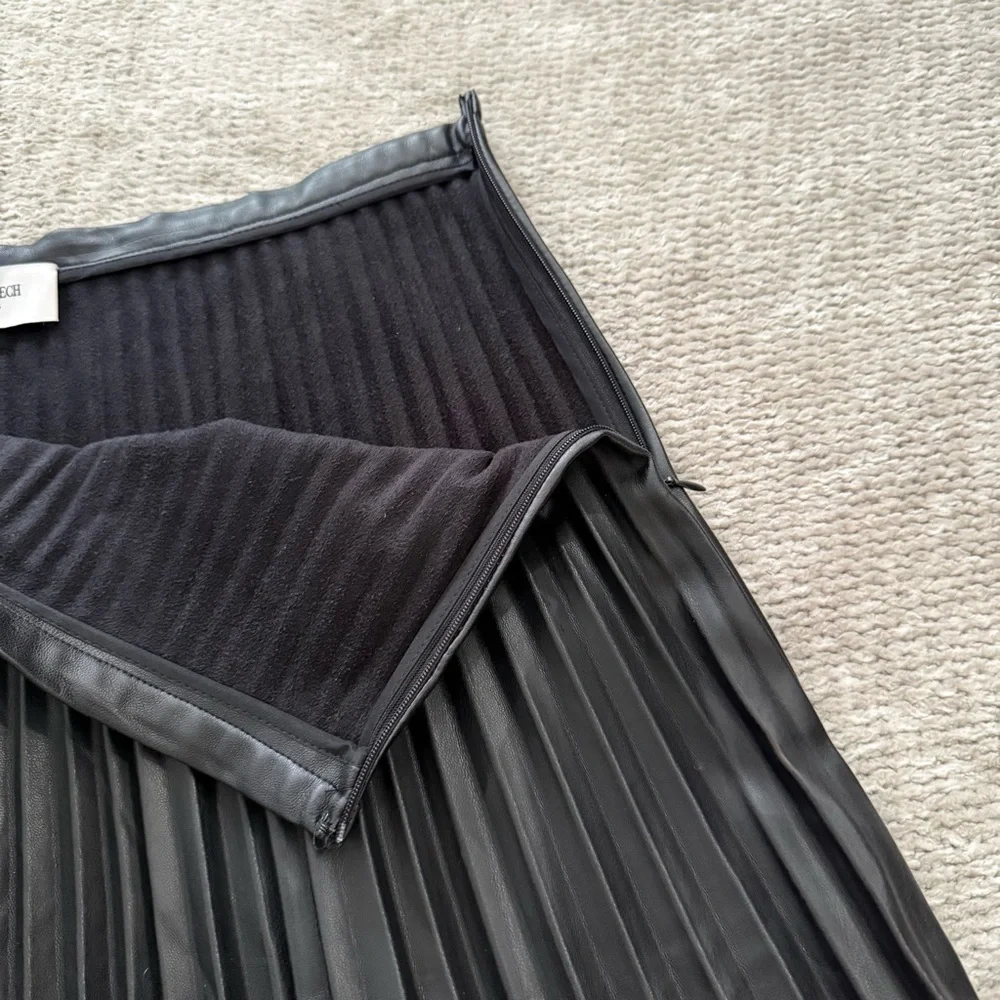 Georges Rech Paris Black Pleated‎ Faux Leather Skirt Midi A-Line Size M